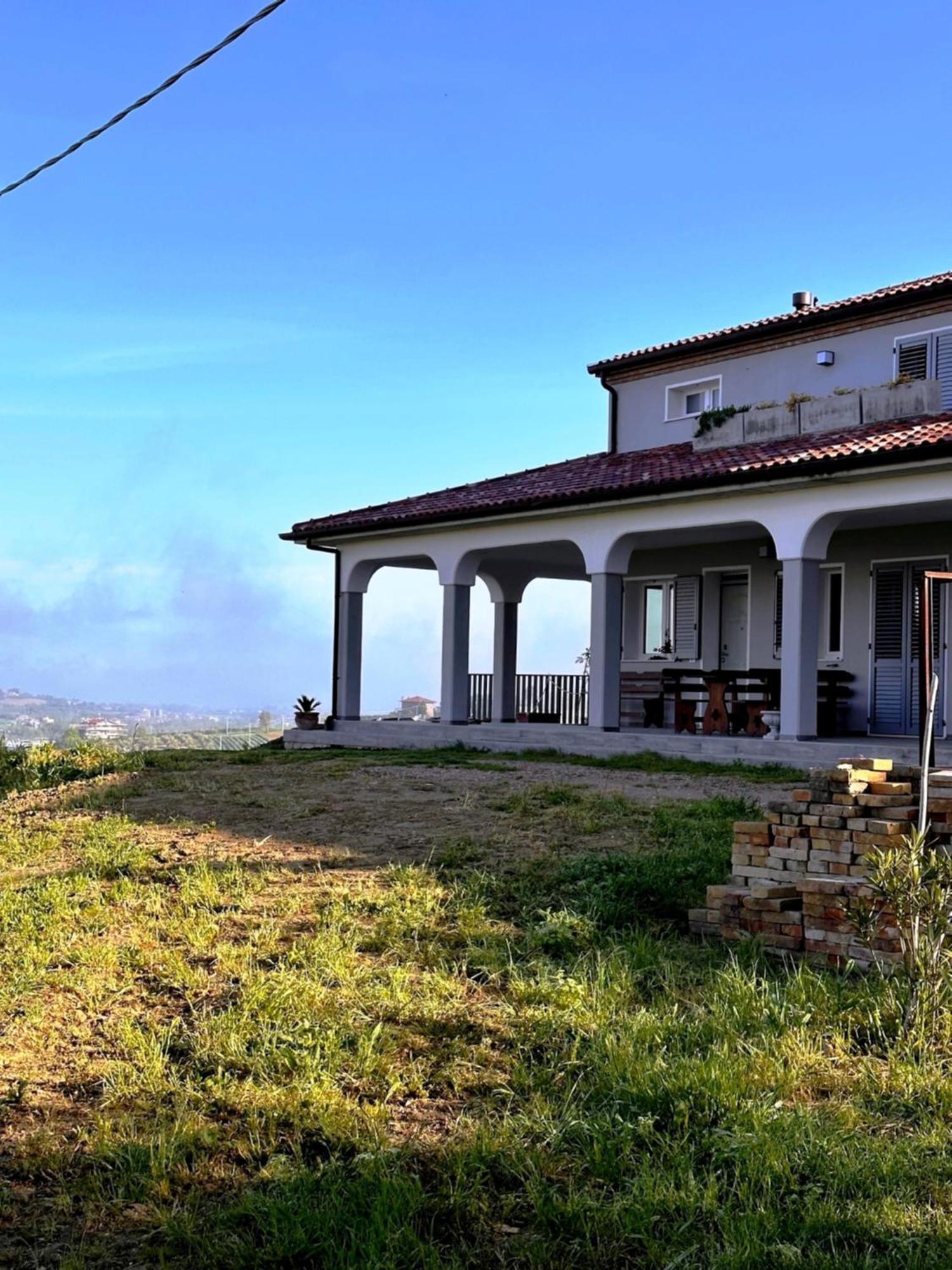 La Sosta Di Guido A Tavullia Bed & Breakfast Ngoại thất bức ảnh